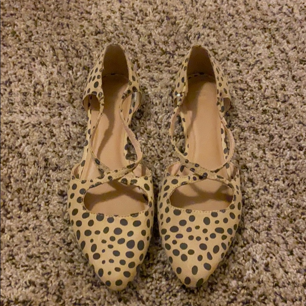 Strapped Gap printed flats!